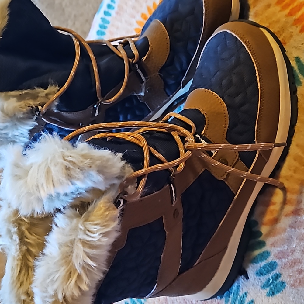 Bearpaw Boots 11 Womens